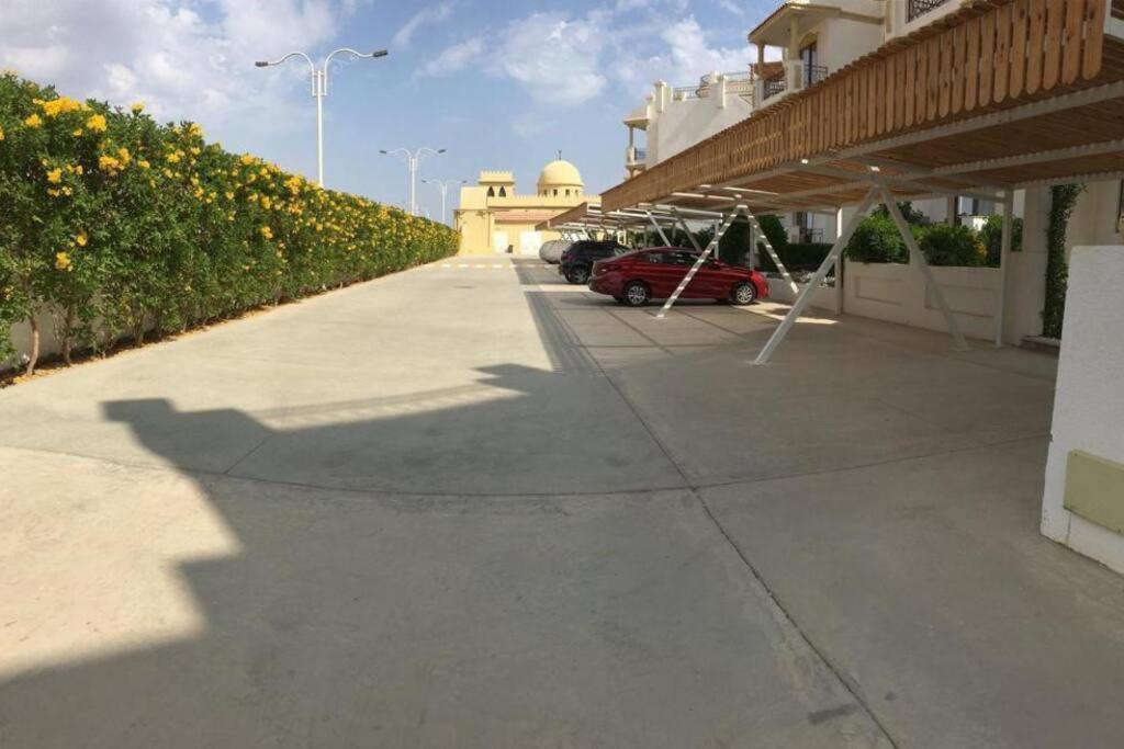 3-Bedroom Apartment On The Third Floor With 3 Balconies And Lovely Pool View, Street View And Free Beach Access In Sharm Hills Resort Exterior foto