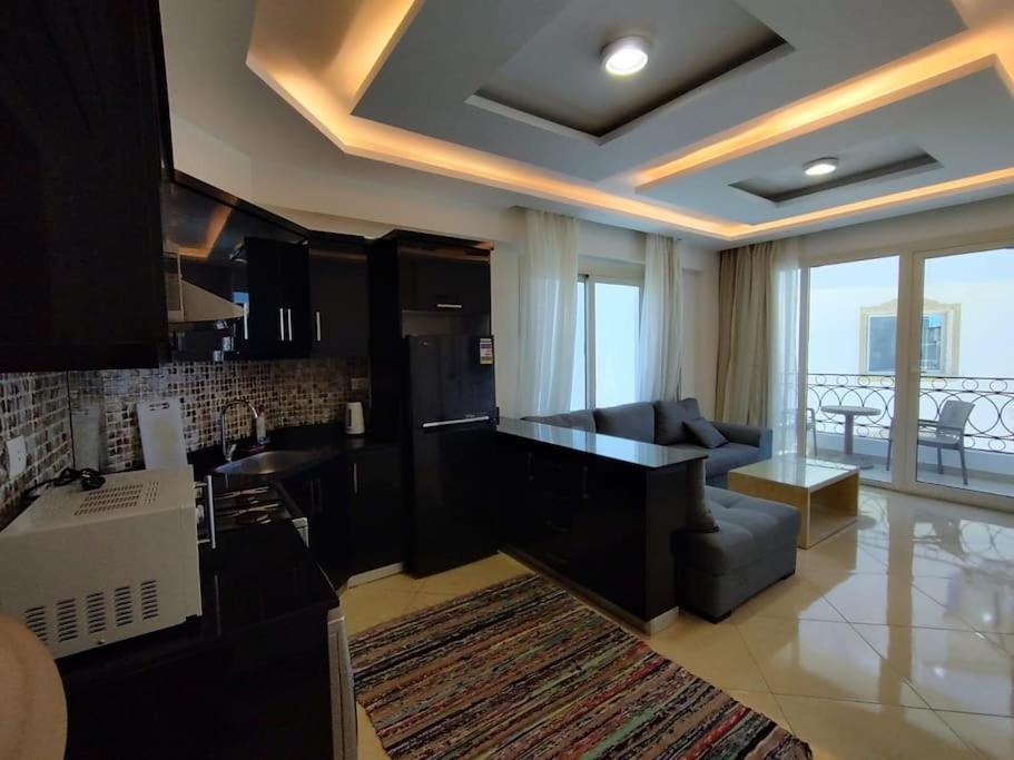 3-Bedroom Apartment On The Third Floor With 3 Balconies And Lovely Pool View, Street View And Free Beach Access In Sharm Hills Resort Exterior foto