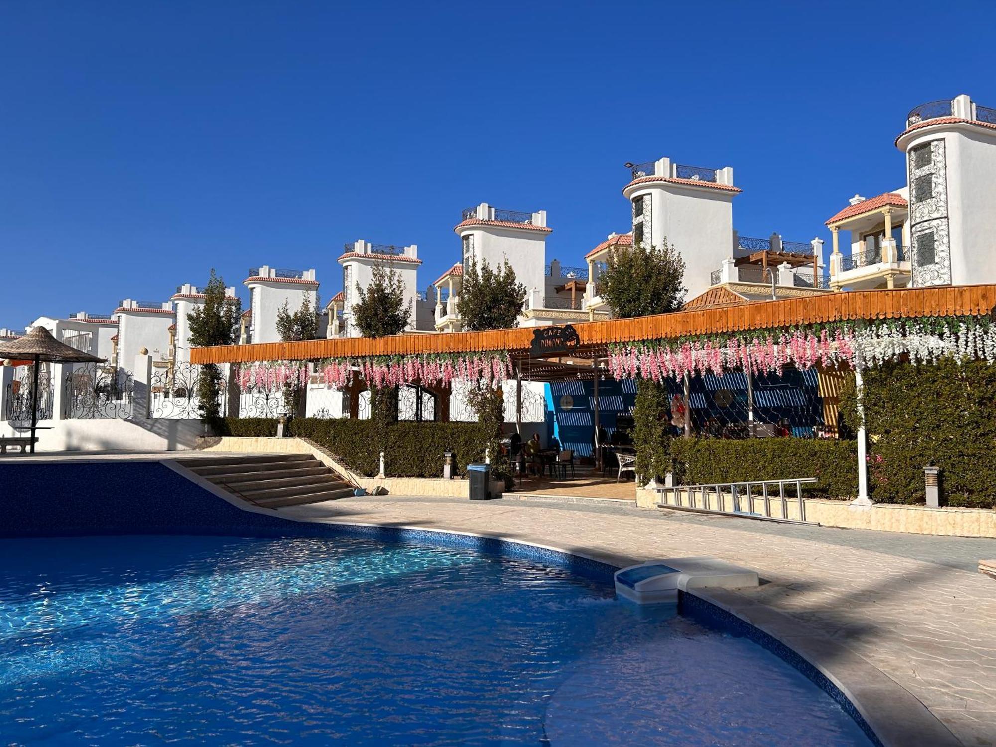 3-Bedroom Apartment On The Third Floor With 3 Balconies And Lovely Pool View, Street View And Free Beach Access In Sharm Hills Resort Exterior foto